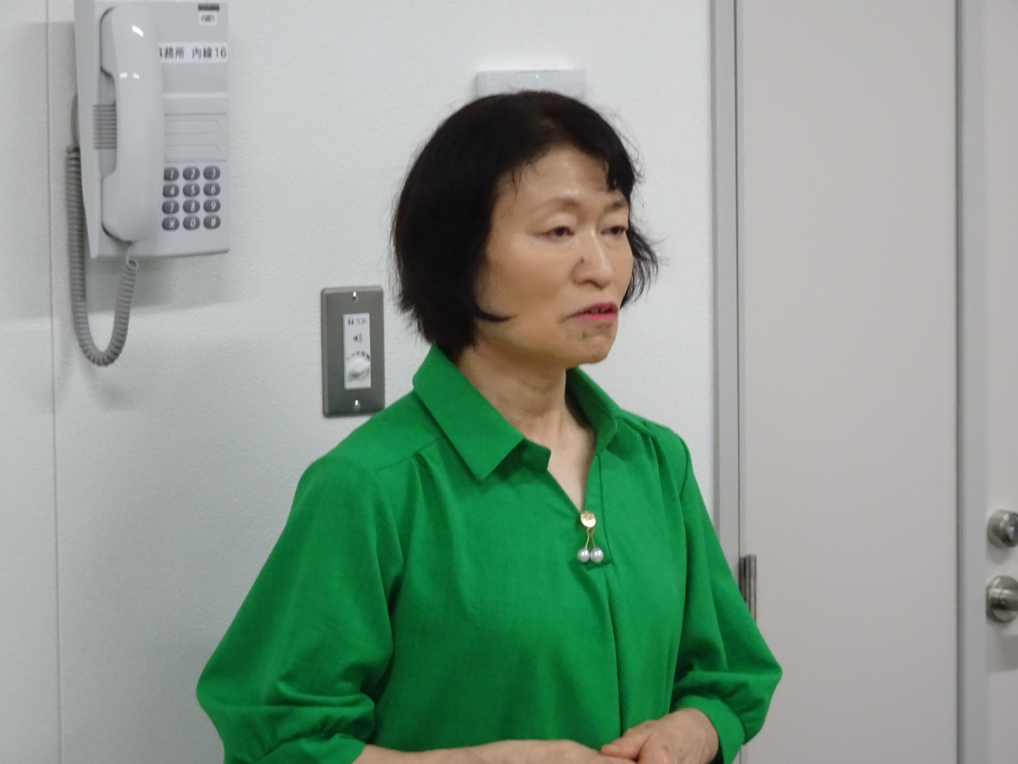 講師
